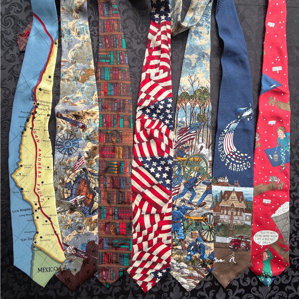 Lot of 7 Mens Graphic Ties Ref# 10724 (some vintage)
Silk and/or polyester